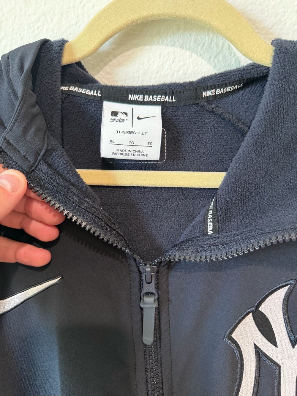 Nike Men’s Navy New York Yankees Performance Jacket - Picture 2 of 3